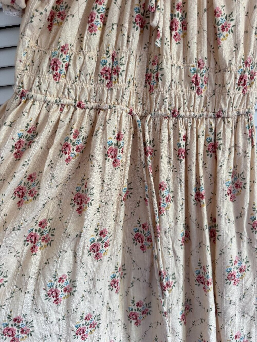 The Brynne Dress Petites | Vine Bouquet - Picture 6 of 10